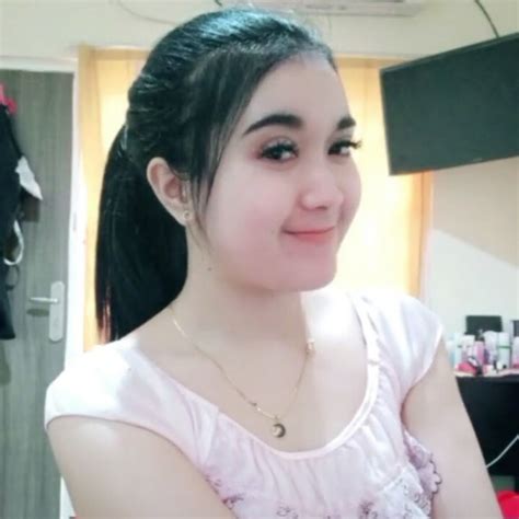 Indo Abg ngebook Tante Tobruut Putih Mulus sambil Live Viral。